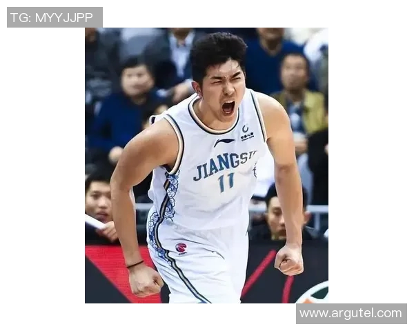 吴冠希：从青涩球员到篮球场上的领军人物，见证中国篮球的崛起与辉煌