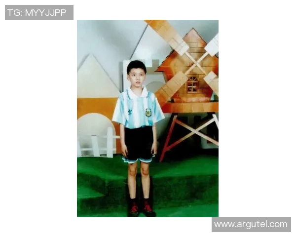 胡金秋的成长之路：从青涩少年到篮球场上的闪耀明星