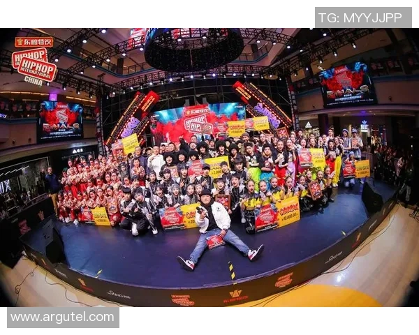 南京街舞队在世界攀岩锦标赛中以76分稳居积分榜首位 南京街舞队在世界攀岩锦标赛中以76分稳居积分榜首位