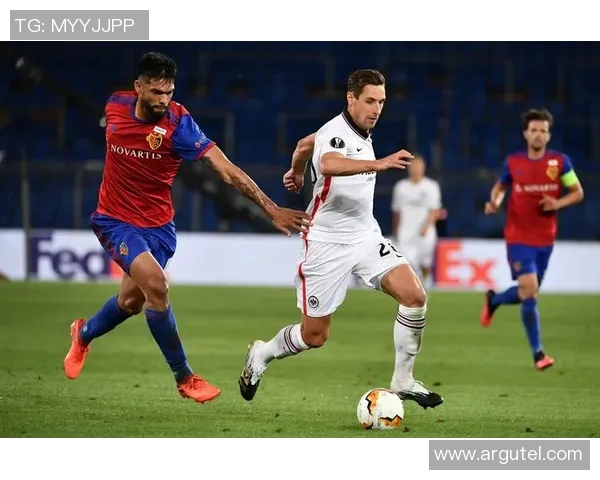 曼联主场迎战阿斯顿维拉争夺英超关键三分之战 曼联主场迎战阿斯顿维拉争夺英超关键三分之战