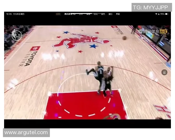 马刺与火箭季后赛第二场激战回顾与精彩瞬间分析